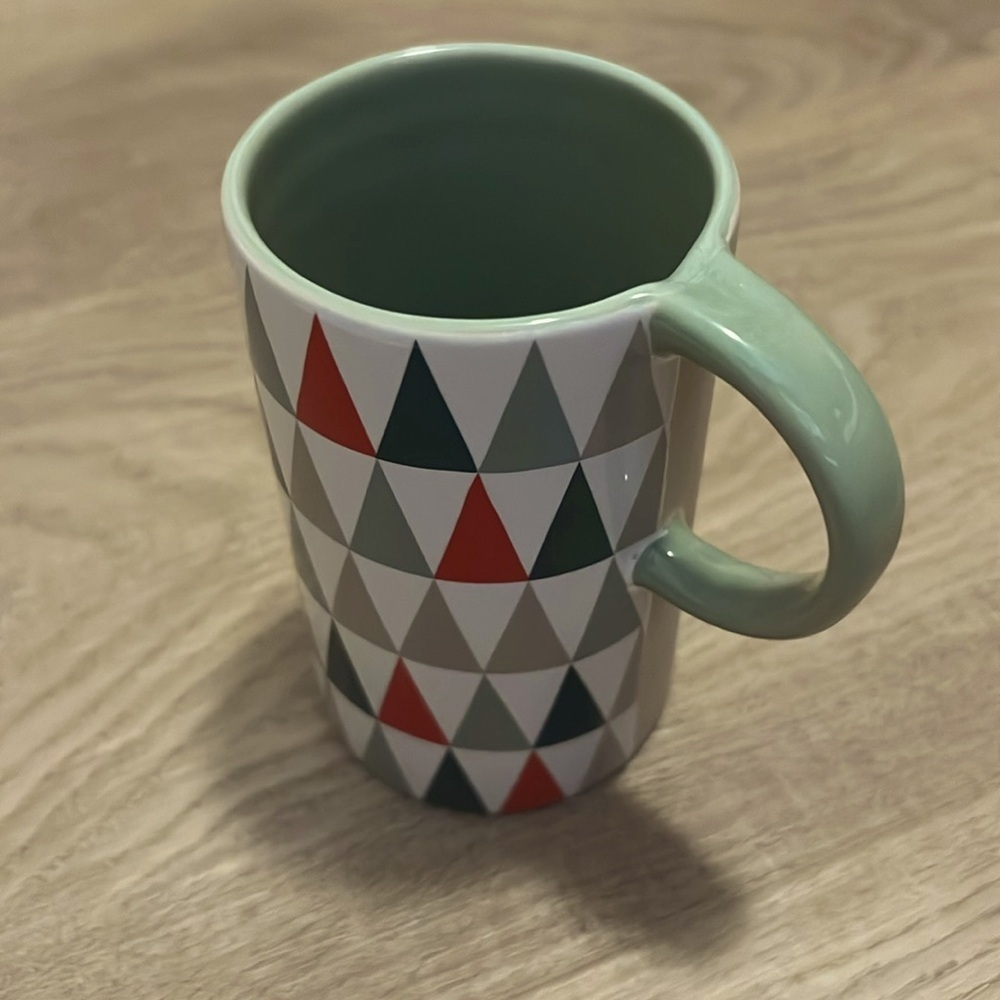 Starbucks 2017 Limited Edition 12 oz Christmas Tree Mug. EUC